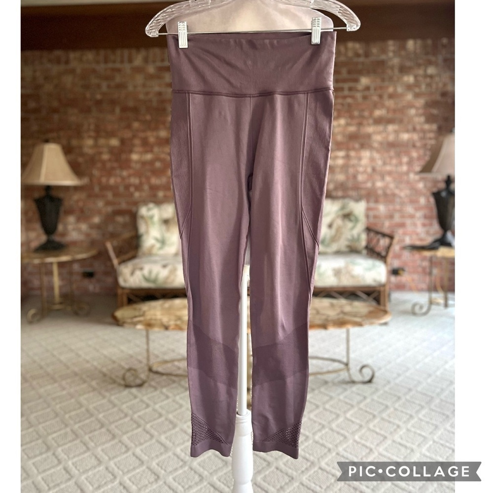 Avira Vibes Dusty Purple Mauve Leggings NWOT M Yoga Pilates Athleisure